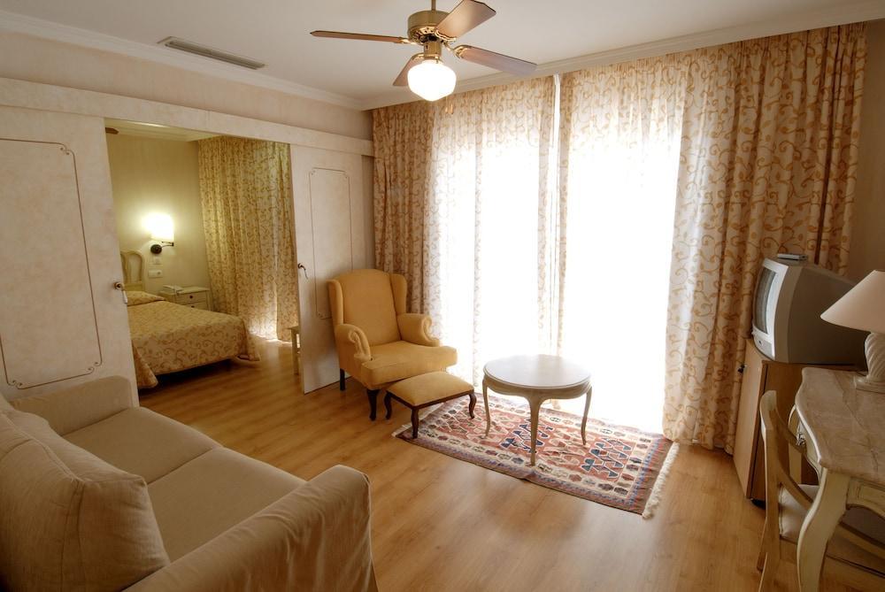 Palasiet Wellness Clinic&Thalasso 4 Sup بينيكاسّين المظهر الخارجي الصورة